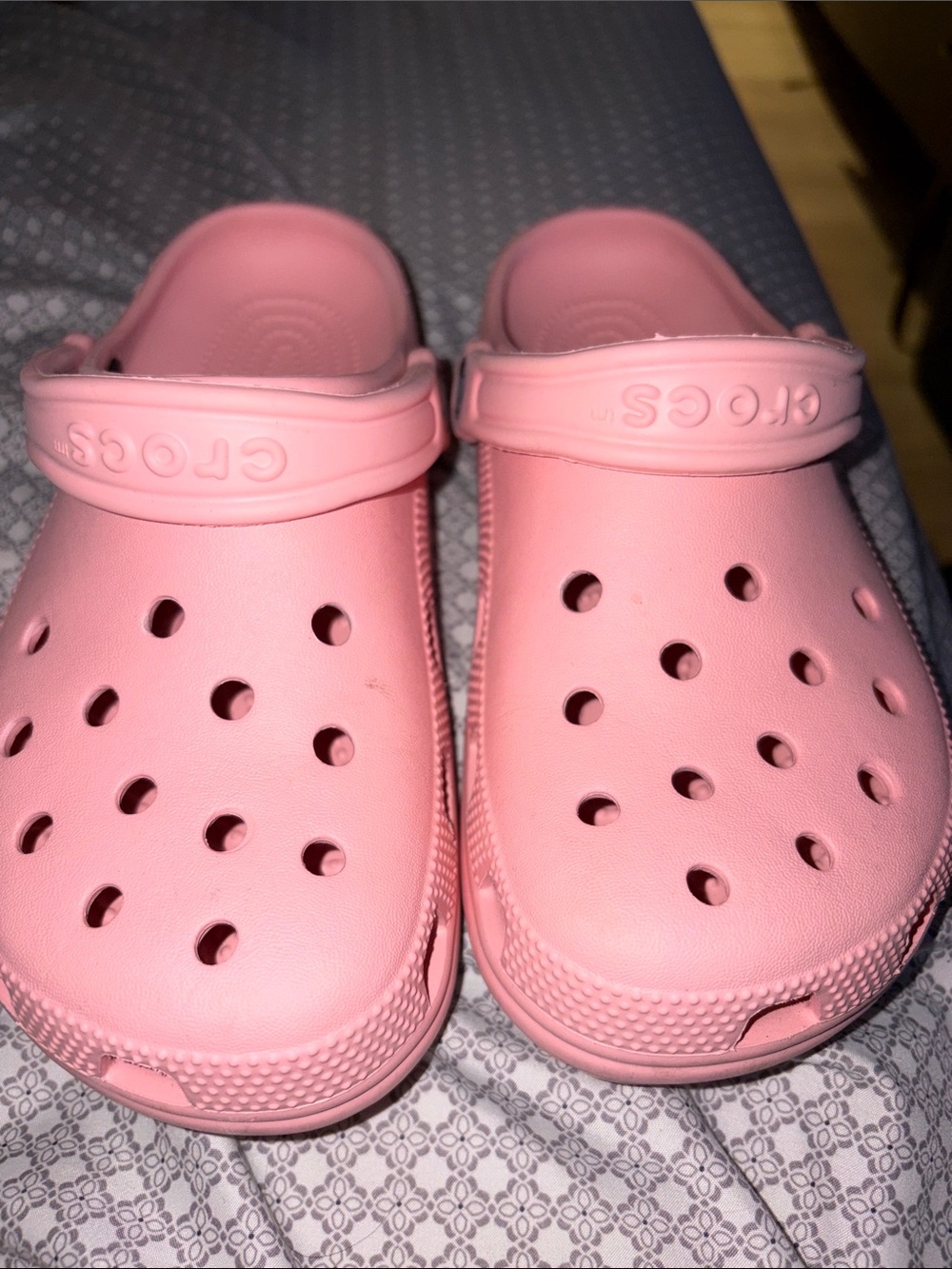 CROCS  Classic Clogs in Light Pink